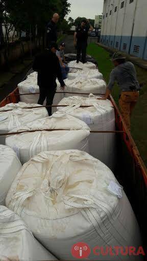 Polícia apreende carreta com mais de1 tonelada de maconha no Jd Jupira