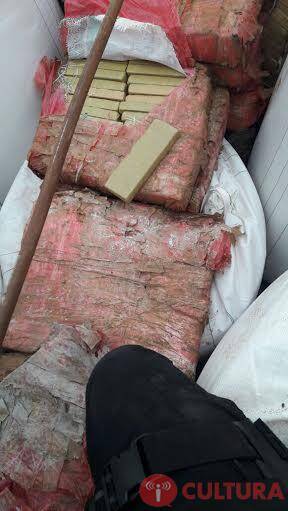Polícia apreende carreta com mais de1 tonelada de maconha no Jd Jupira