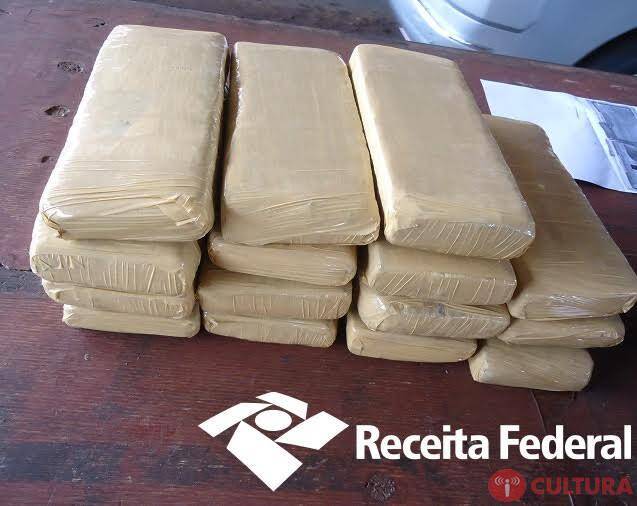 Receita apreende 15 tabletes de maconha na Ponte da Amizade