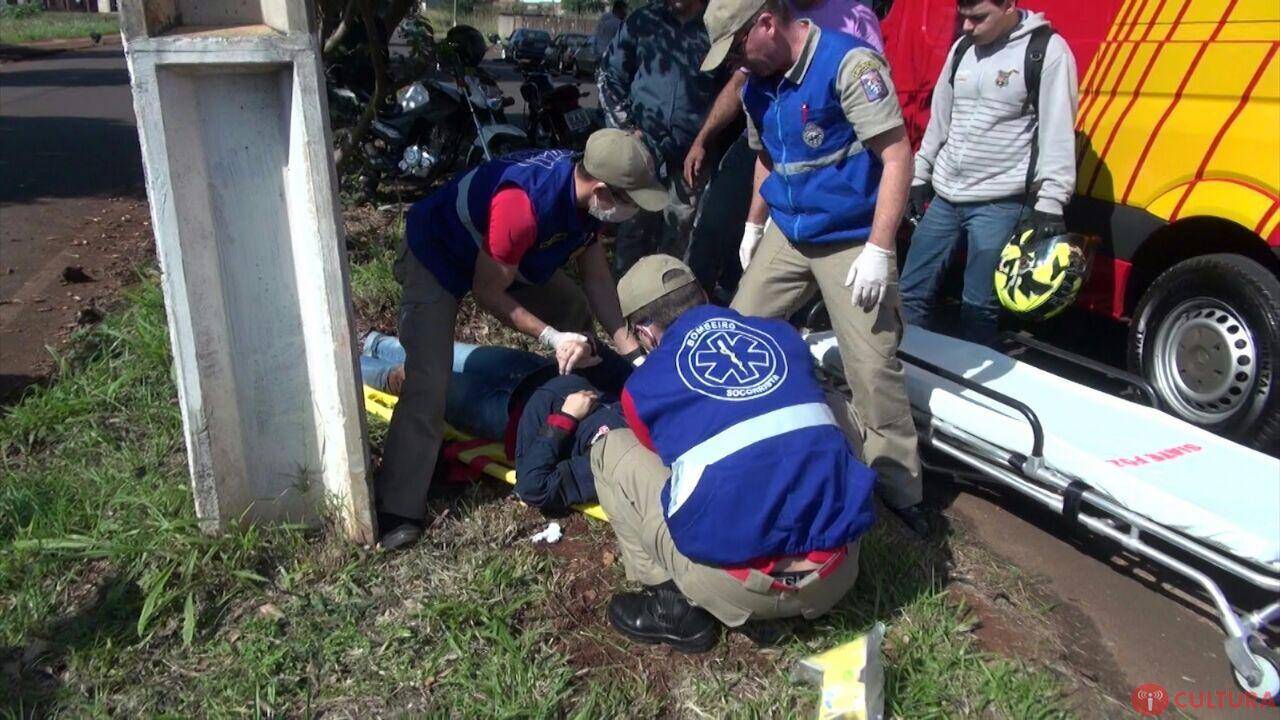 Após queda, motociclista é atendida pelo SIATE