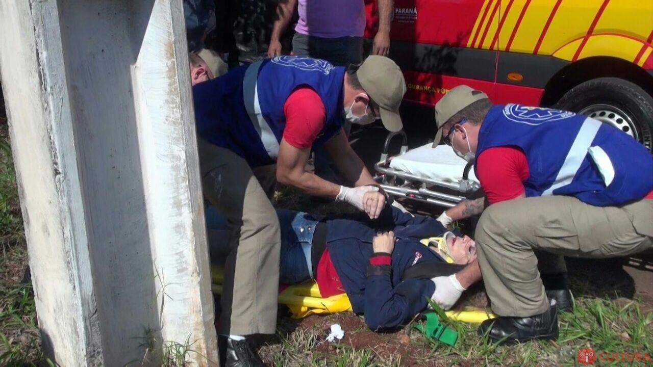 Após queda, motociclista é atendida pelo SIATE