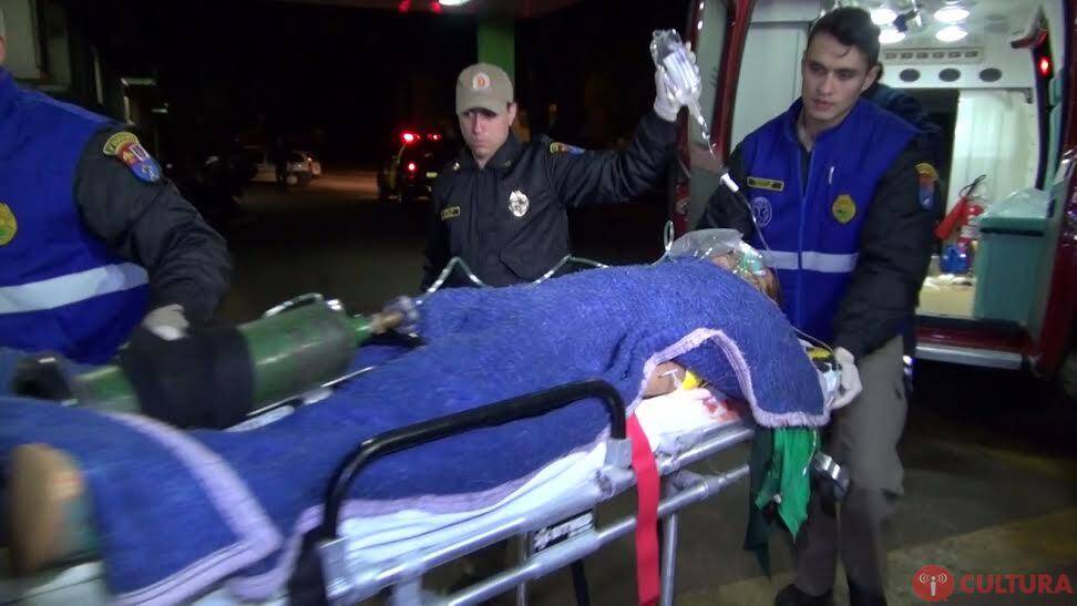 Mulher sofre tentativa de homicídio quando chegava à casa do pai
