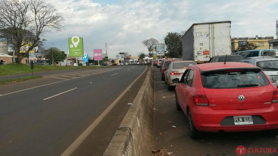 Fila de veículos voltou à Ponte da Amizade