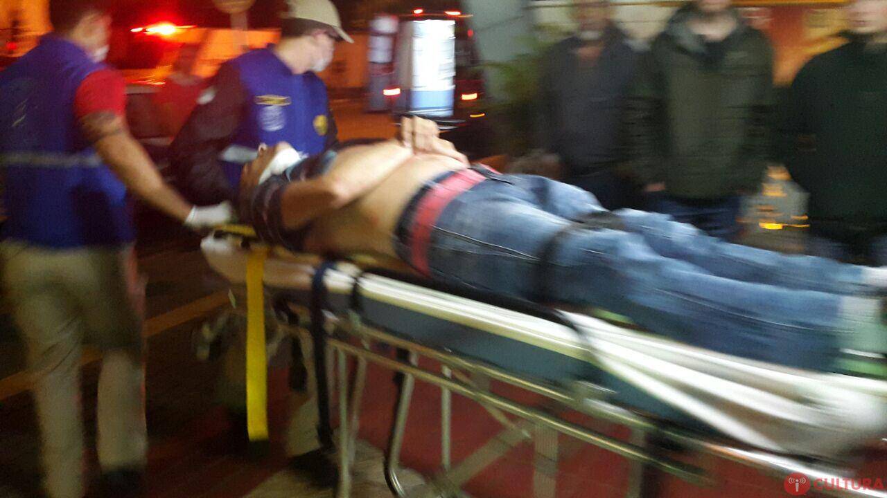 Turista argentino é baleado em frente à hotel