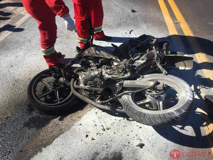 Polícia divulga vídeo e procura motorista que causou morte de motociclista na BR-277