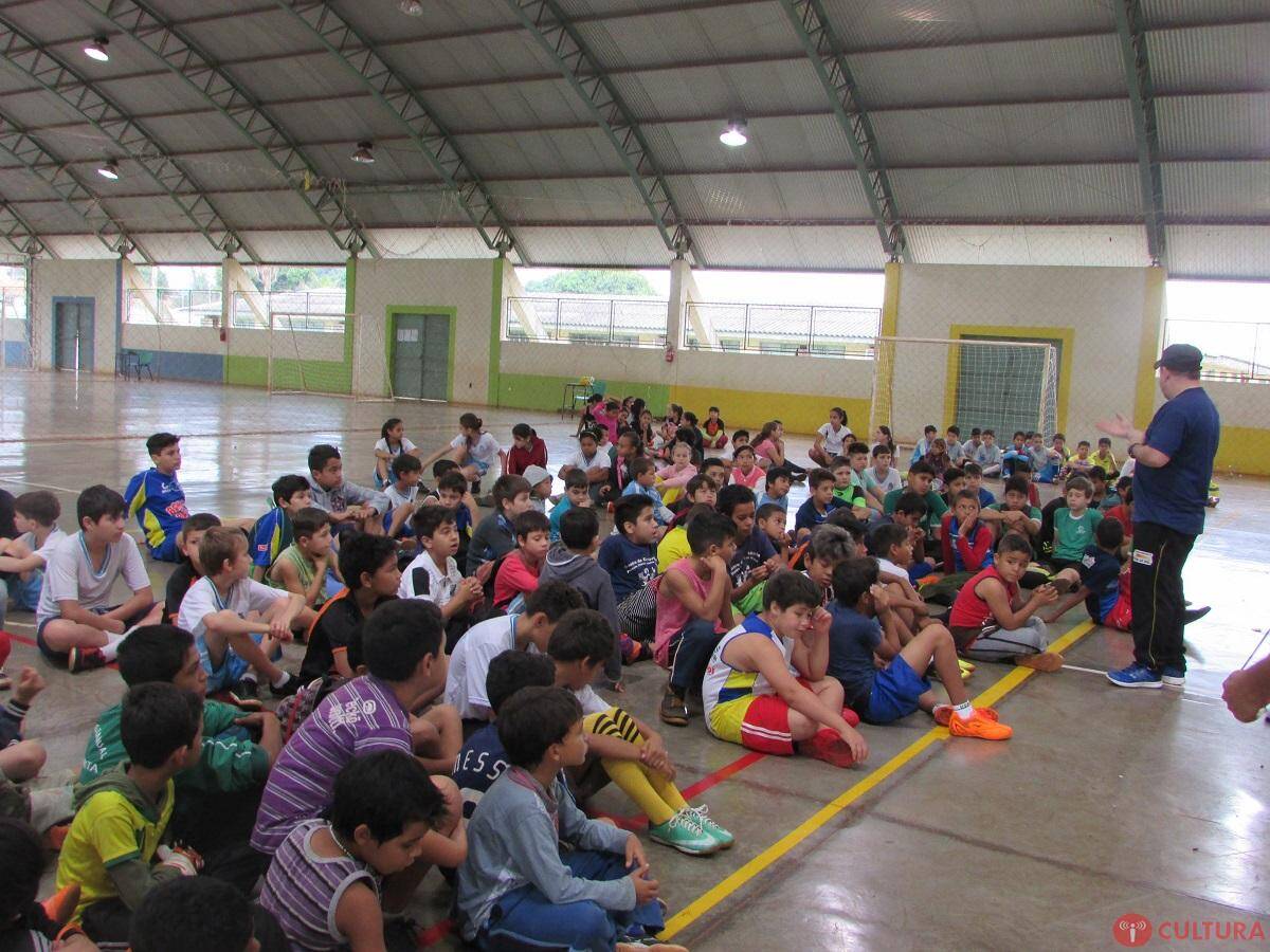 Centro de Convivência Clóvis Vianna promove gincana para comemorar o dia das crianças