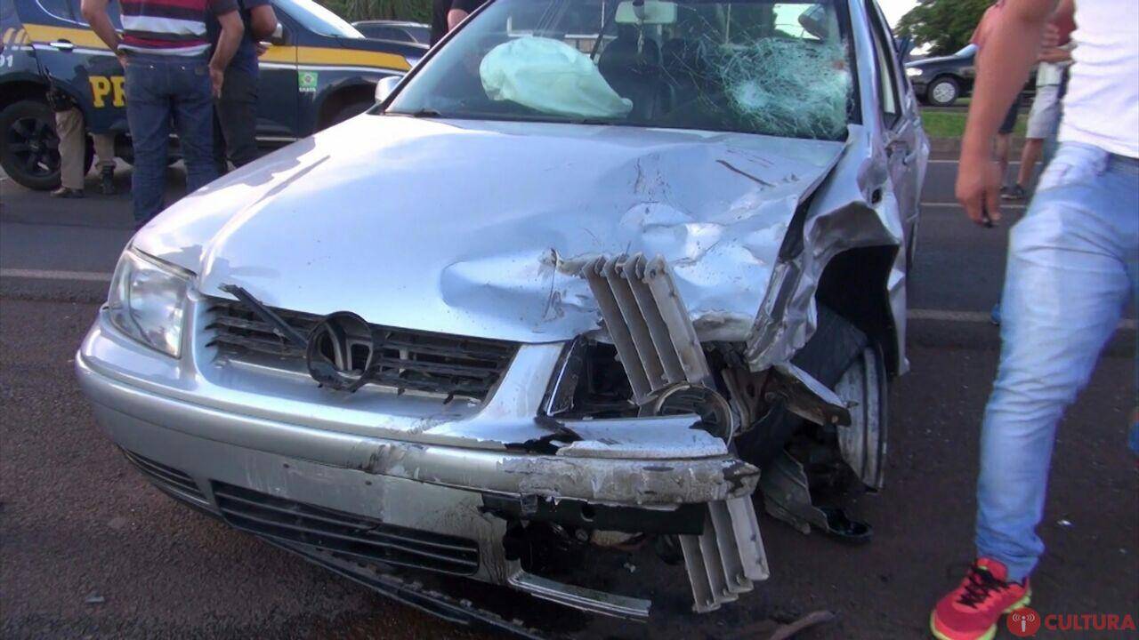 Acidente de trânsito deixa um morto e um ferido na entrada de Foz