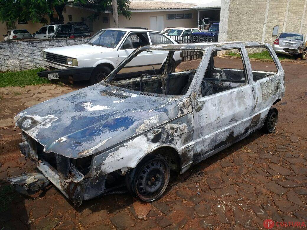 Pessoas são baleadas em assalto na BR 277