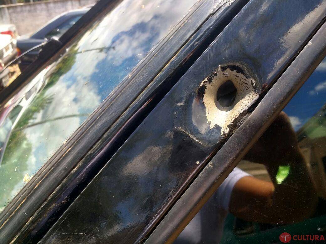 Pessoas são baleadas em assalto na BR 277