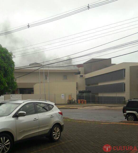 Curto-circuito destrói documentos em sala do Fórum Estadual de Foz do Iguaçu