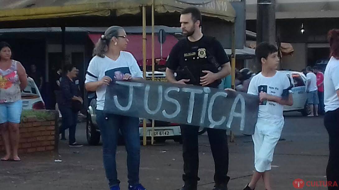 Família e amigos pediram justiça pela morte de Ademir na Ponte da Amizade
