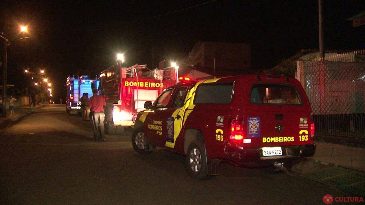 Rapaz coloca fogo na casa da mãe, na Vila São Sebastião