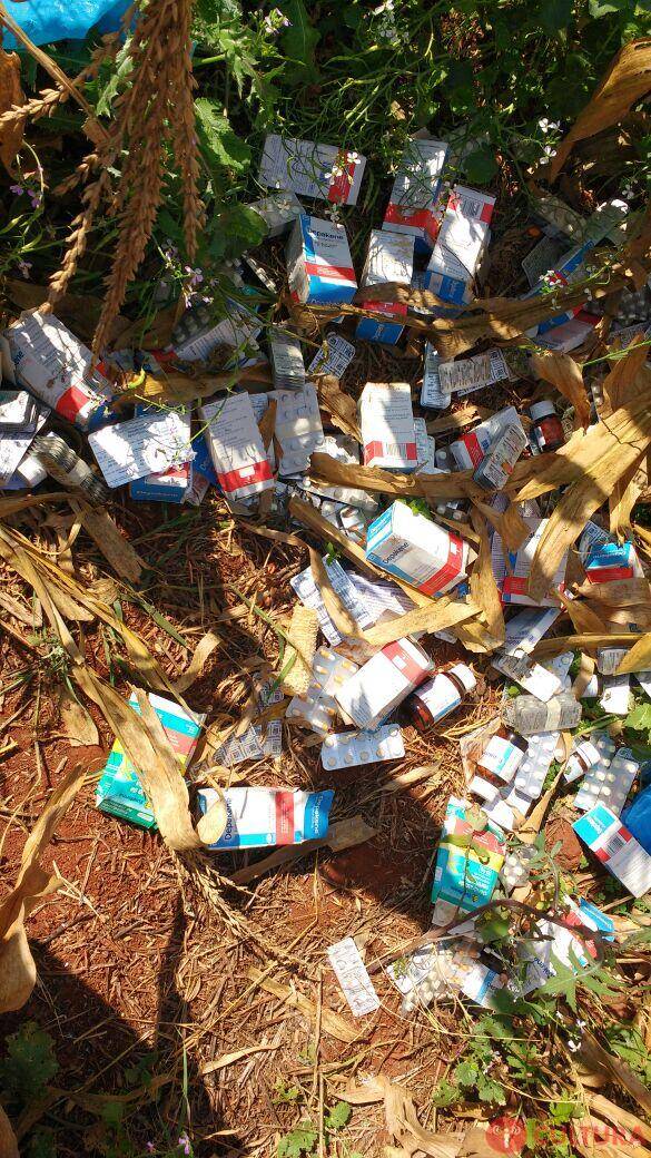 Medicamentos são encontrados jogados em milharal