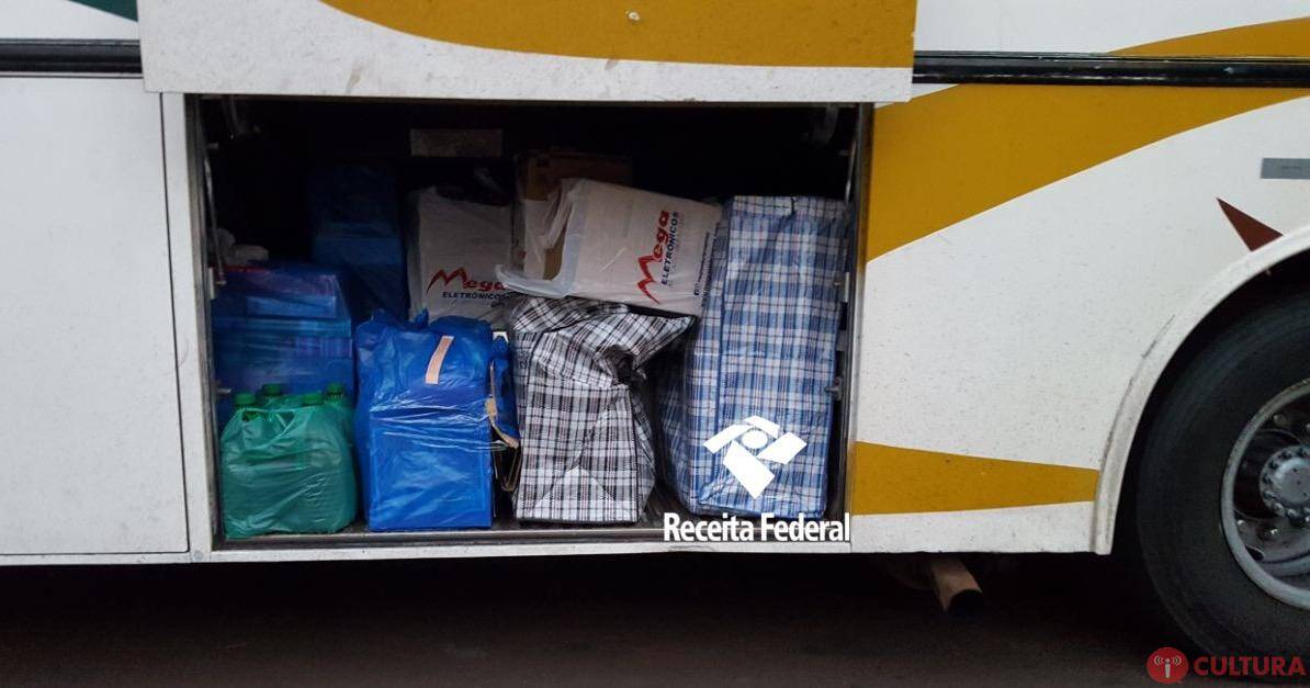 Receita Federal apreende seis veículos e um ônibus carregados com mercadorias