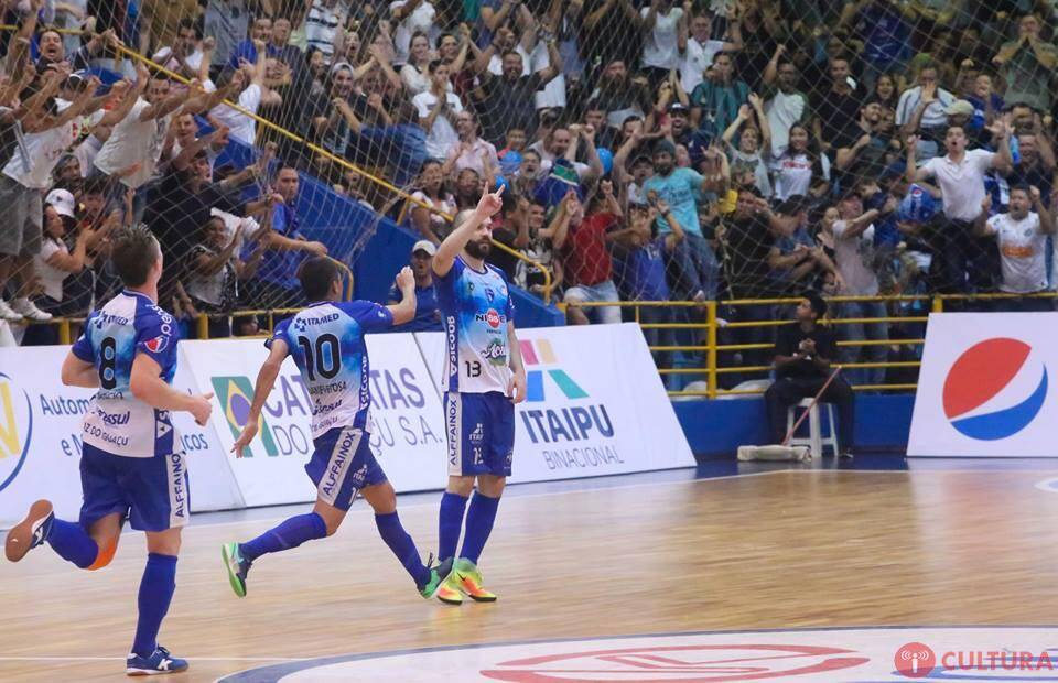 Foz Cataratas Futsal renova com sete atletas
