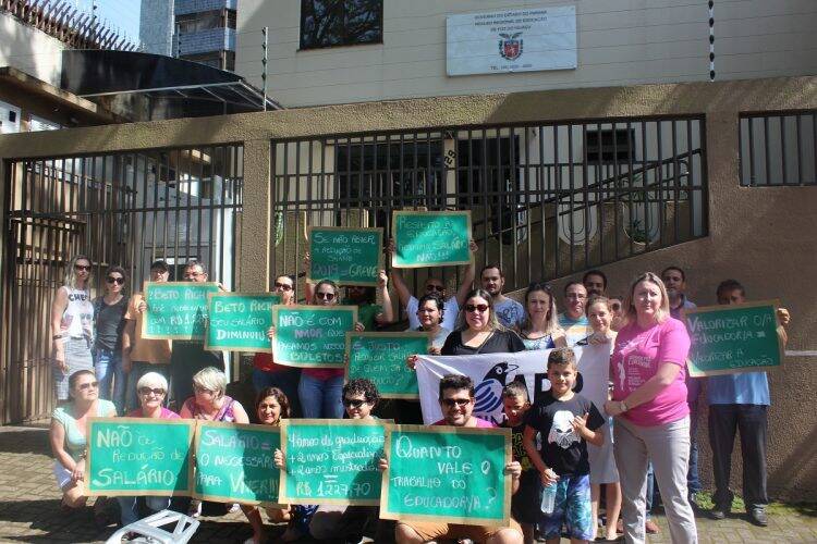 Após redução salarial, Professores da rede estadual podem entrar em greve no inicio do ano