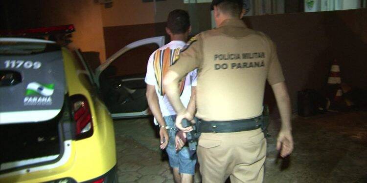 Menor é detido em tentativa de assalto à turista