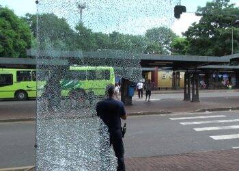 Vândalos destroem vidraça do posto da Guarda Municipal no TTU