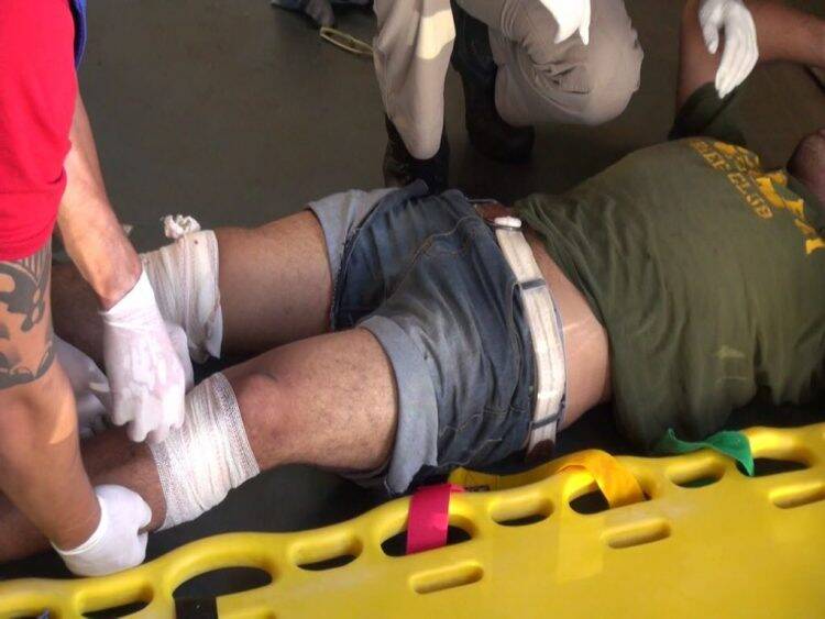 Homem é baleado em frente a casa na Av. República Argentina