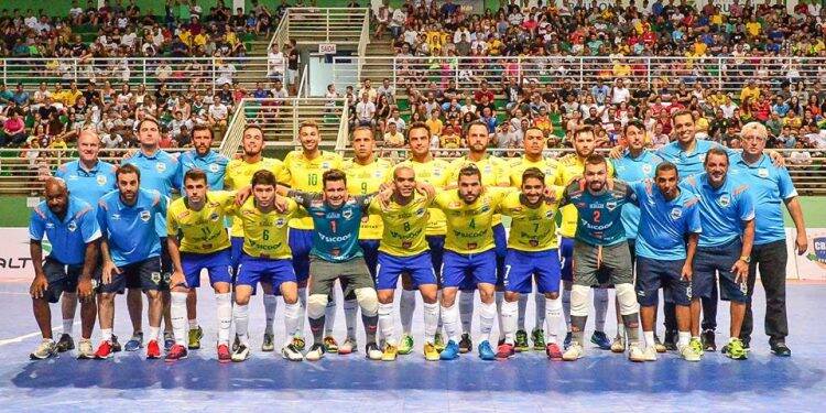 Brasil atropela Uruguai na estreia do Grand Prix de Futsal