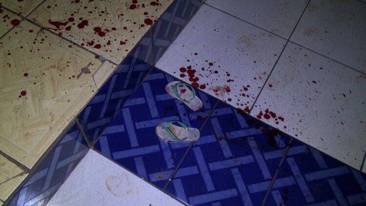 Homem mata o irmão e a namorada à facadas