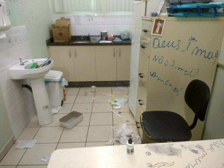 Marginais invadem e destroem unidade de saúde do Jardim São Paulo