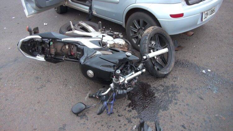 Motociclista fica ferido em acidente Avenida Ranieri Mazzilli