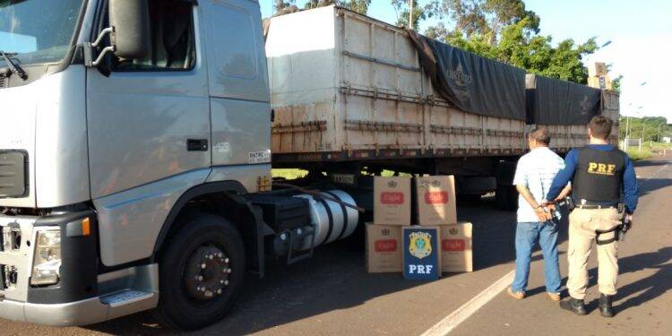 PRF apreende 450 mil maços de cigarros contrabandeados