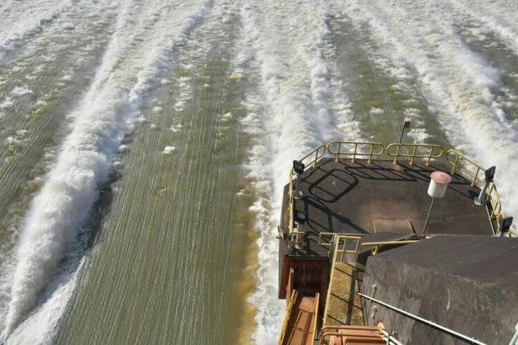 Itaipu segue vertendo água, impressionando os visitantes