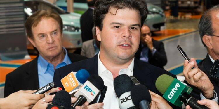 Em Foz, ministro diz que energia deve permanecer na bandeira verde até março