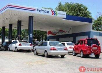 Taxistas de CDE protestam contra aumento da gasolina