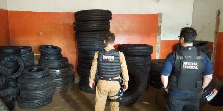 Receita Federal localiza depósito clandestino de Pneus