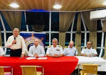 Equipe do Contraponto participa de solenidade dos Amigos da Marinha