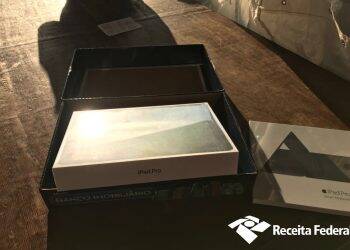 Receita apreendeu eletrônicos escondidos em van na Ponte da Amizade