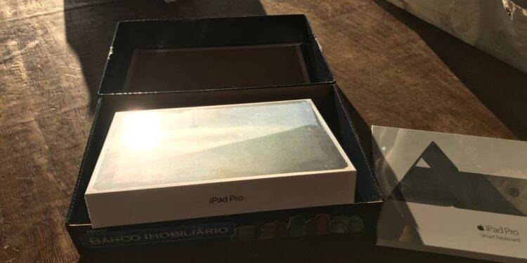 Receita apreendeu eletrônicos escondidos em van na Ponte da Amizade