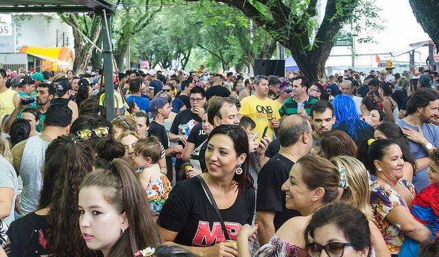 Carnaval da Saudade caiu no gosto do iguaçuense