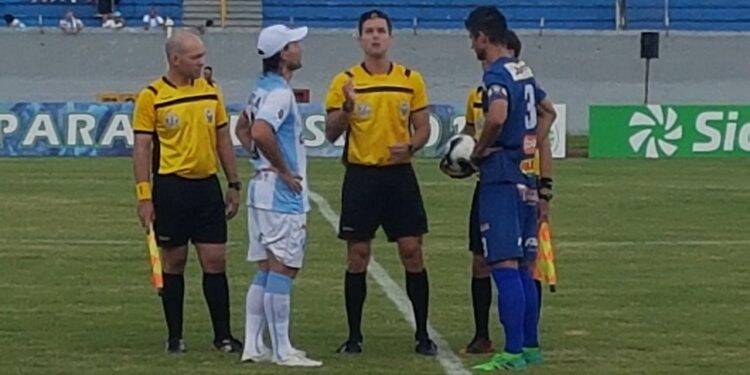 Árbitro iguaçuense debutou bem na primeira divisão do Paraná