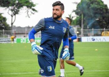 Foz FC enfrenta Coxa buscando vaga na final do Paranaense