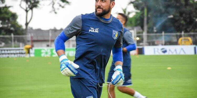 Foz FC enfrenta Coxa buscando vaga na final do Paranaense