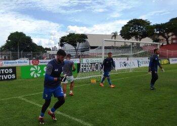 Foz FC vence em Paranaguá e lidera o grupo A