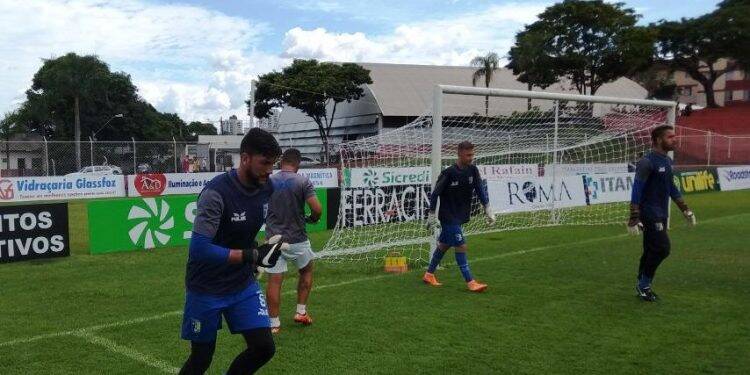 Foz FC vence em Paranaguá e lidera o grupo A