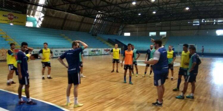 Foz Cataratas Futsal fará jogo treino nesta terça