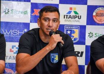 Negreiros é oficializado como treinador do Foz FC