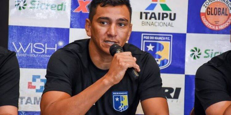 Negreiros é oficializado como treinador do Foz FC