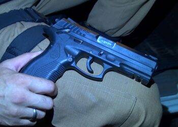 Polícial briga e acerta duas pessoas em festa de formatura