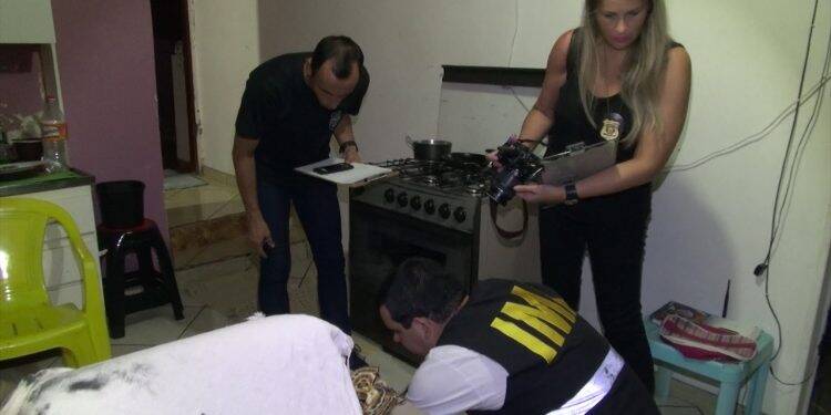 Vítima é morta dentro de casa no Califórnia