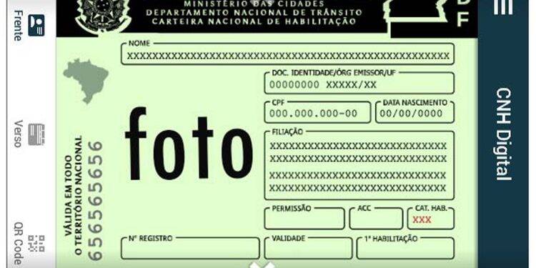 Motoristas paranaenses já podem testar a CNH eletrônica