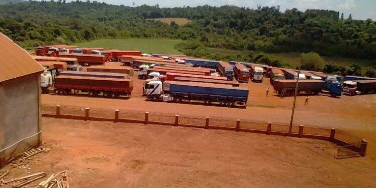 Acaba greve de caminhoneiros no Paraguai e fornecimento de gasolina começa a normalizar