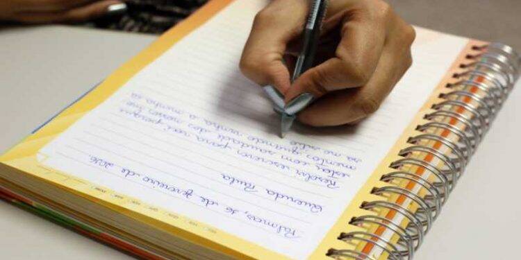 Correios promove concurso de redação de cartas