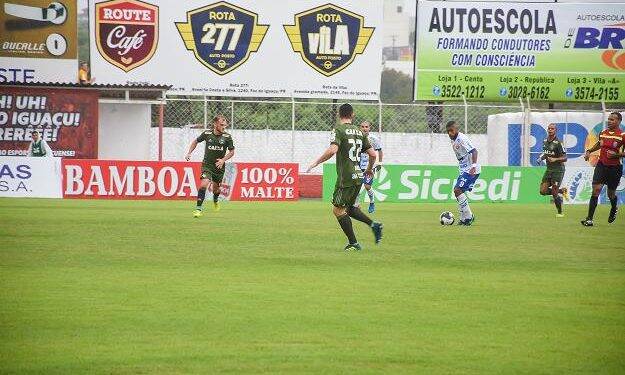 Patrocínio do Sicredi ao time do Foz beneficiará o projeto “Um chute para o Futuro”